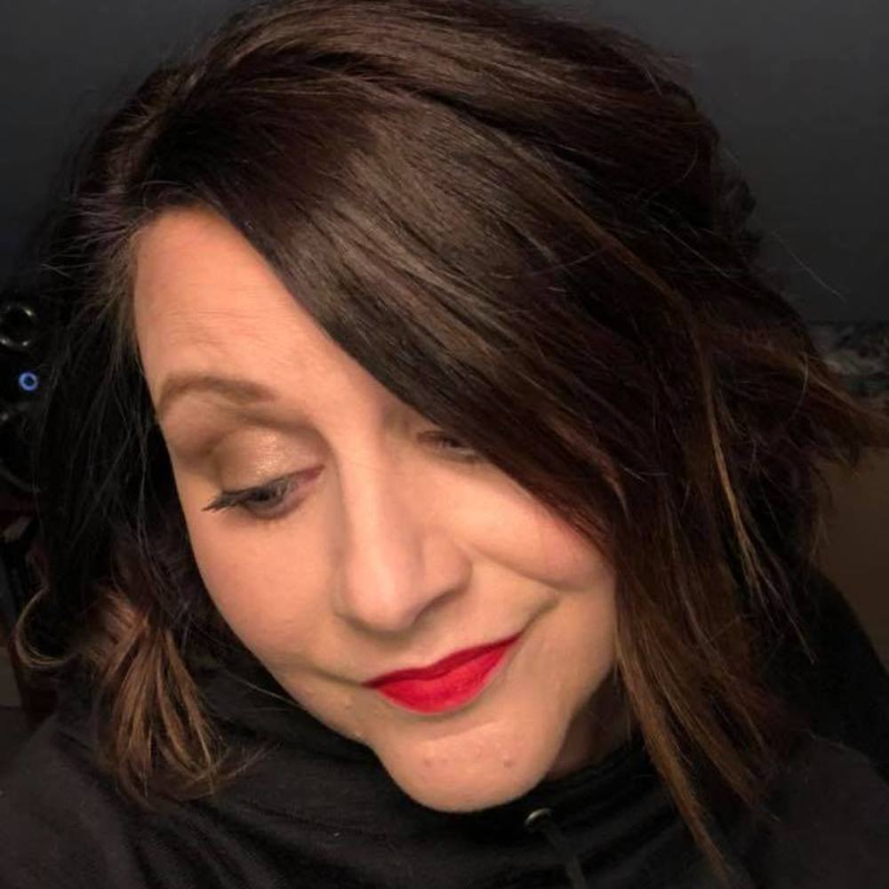 Meet your Posher, Lisa